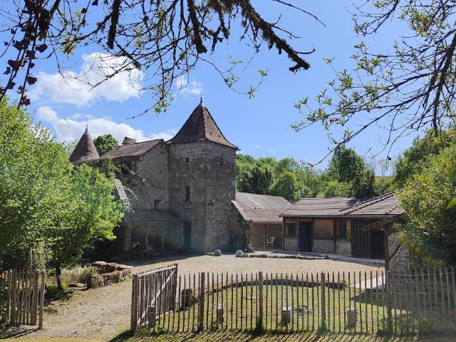 Demeure XIXe XXe avec dépendances sur 880 m2 160m² Guéret