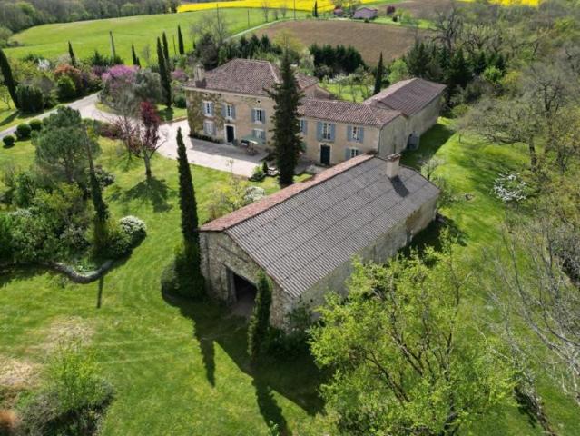 Vue imprenable et intimité absolue sur 6,5 hectares