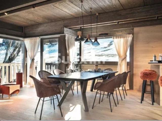 Demi chalet à vendre ski aux pieds à Megève. 190m² Demi Quartier