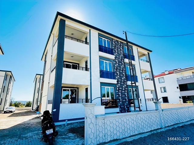 DEMİR GAYRİMENKUL'DEN MUHTEŞEM KONUMDA 2+1 KAPALI MUTFAK DAİRE