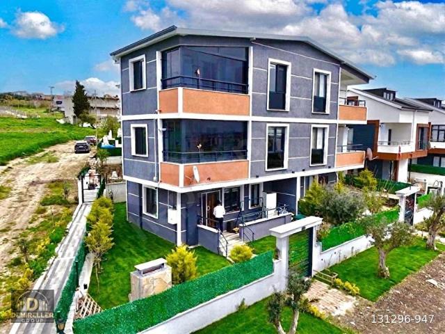 DEMİRELLER KOMBİPETEKLİ KLİMALI ALT YAPILI KÖŞEBAŞI VİLLA