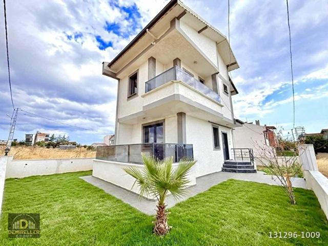 DEMİRELLER MÜSTAKİL KÖŞEBAŞI KOMBİ PETEKLİ KAMERALI 3+1 YAZLIK