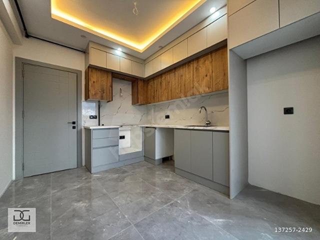 DEMİRLER'DEN YÜZME HAVUZLU EBEVEYN BANYOLU 2+1 SATILIK DAİRE