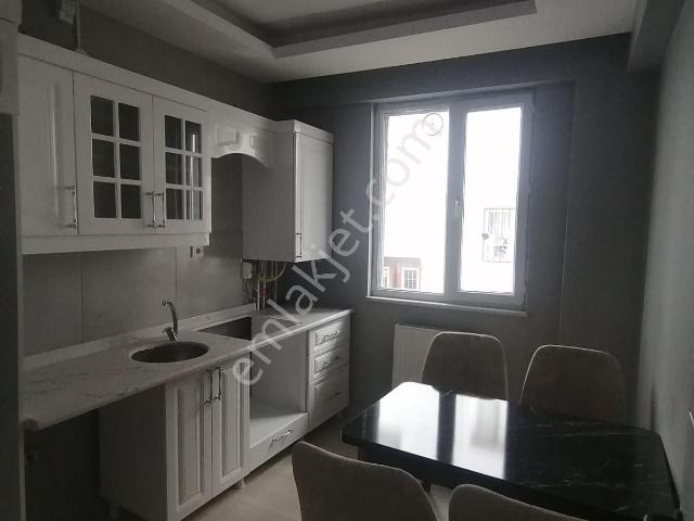 Demir Emlak Gayrimenkulden Şehitler Mah.de Giriş Ve Ara Katlardaki Apartlarımız Satılıktır