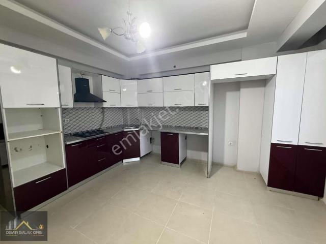 Demir Emlak'tan Kiralık 3+1 Açık Cephe Havalesiz Daire Doğukent
