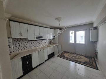Demiröz'den Çarşı İçinde Evebeyn Banyolu 3+1 Kiralık Daire