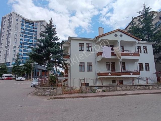 Demirbilek'ten Şehir Merkezinde Kiralık Villa