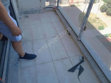 Demirköprüde Cadde Görür Sıfır Binada Cihat Koraya Lisesin Yakın