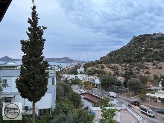 Demirland Bodrum Yalıkavakta Satılık Deniz Manzaralı 2adet Daire