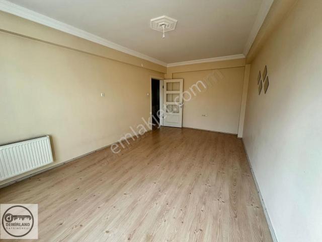 Demirland'dan Kiralık Yunus Emre'de 2+1 Bakımlı Daire