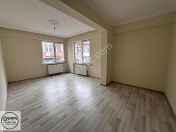 Demirland'dan Kiralık Fatih Mahallesi'nde 3+1 Balkonlu Daire