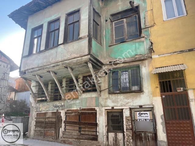 Demirland'dan Satılık Mecidiye'de Müstakil Tarihi Ev