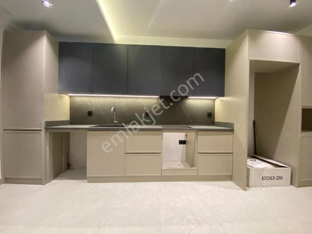 Demirler'den Karahasanlı'da Ebeveyn Banyolu 3+1 Kiralık Daire