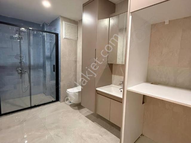 Demirler'den Karahasanlı'da Havuzlu Ebv.banyolu 3.5+1 Kiralık