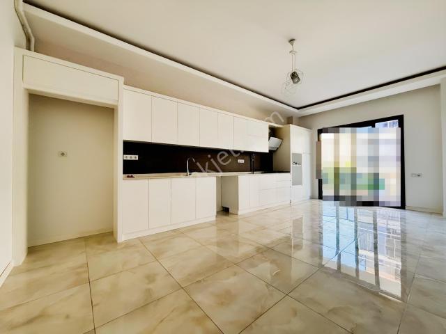 Demirler'den Selçukbey'de Havuzlu Site İçi 3+1 Kiralık Daire