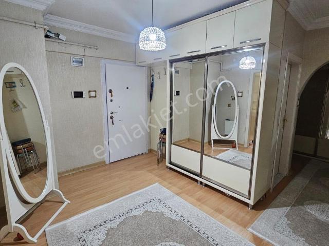Demirlibahçede Tren İstasyonu Yanı 2 Kat Satılık Daire
