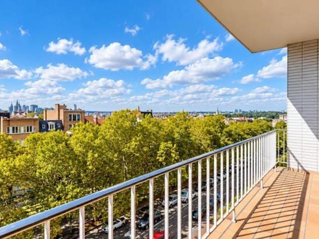 DEMOLDER: BEAUTIFUL, RENOVATED 2 BEDROOM APARTMENT +/ 97 M2