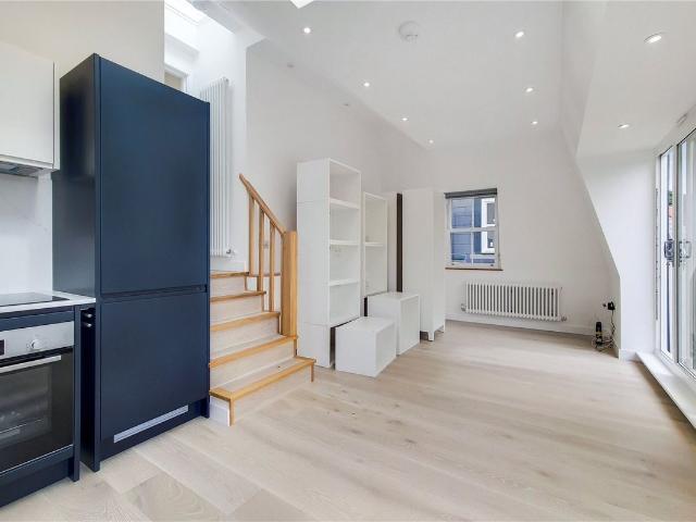 Denton Street, Wandsworth Town SW18, 2 bed flat to rent, £2,800 pcm | PrimeLocation