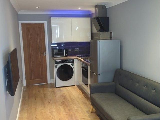 Denvale Walk, Woking GU21, 1 bed flat to rent, £1,250 pcm | PrimeLocation