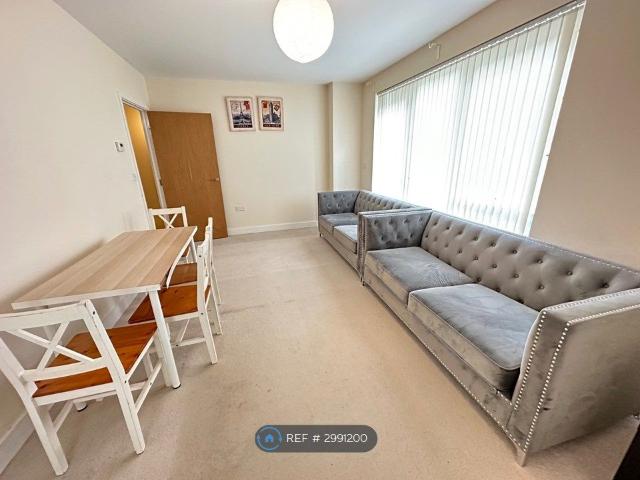Denver Court, London NW9, 2 bed flat to rent, £2,100 pcm | PrimeLocation