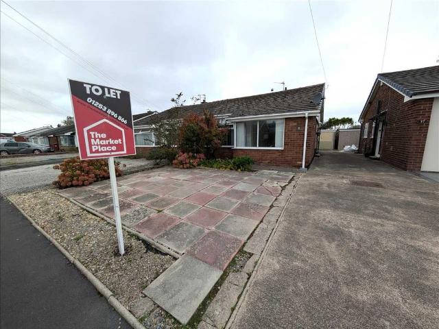Denville Avenue, Thornton Cleveleys 2 bed bungalow to rent £795 pcm £183 pw