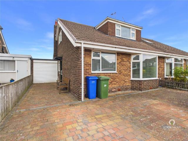 Denway Grove, Whitley Bay NE26 3 bed semi detached house to rent £1,350 pcm £312 pw