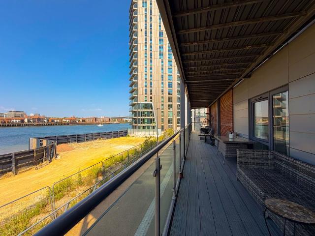 Denyer Walk, Southampton SO19, 3 bed flat to rent, £1,700 pcm | PrimeLocation