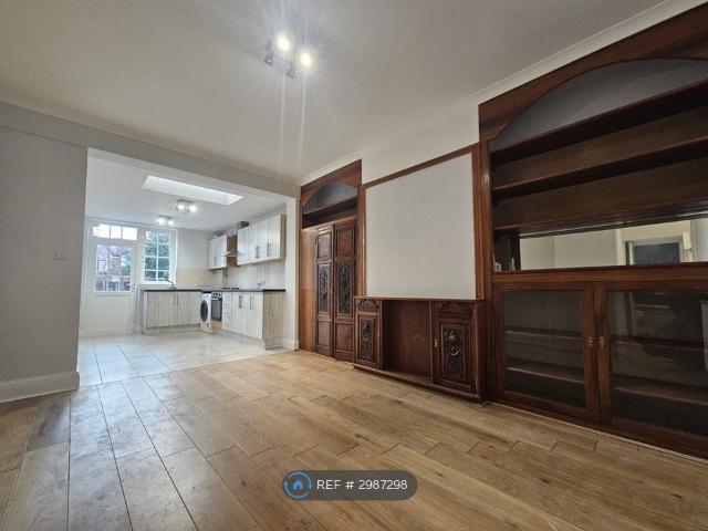 Denzil Road, London NW10, 3 bed flat to rent, £2,600 pcm | PrimeLocation