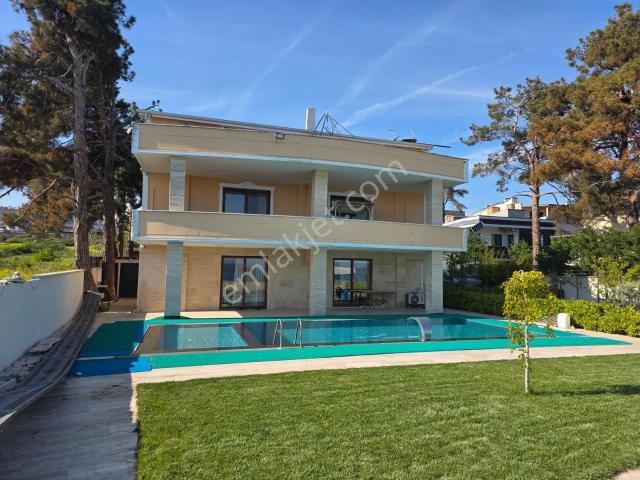 Denıze Sıfır Emsalsiz Satılık 8+2 Özel Havuzlu Müstakil Villa