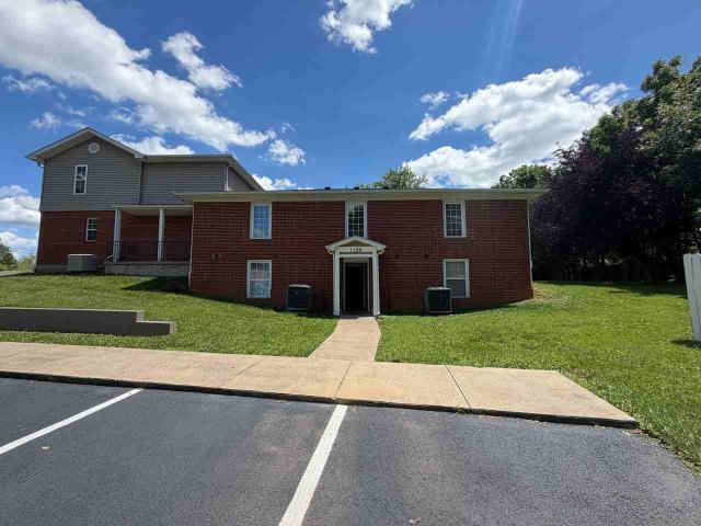 Denada Place 2 Bedroom Apartment for Rent at 1164 1150, 1156, and 1164 Woodland Drive  1204 Denada Lane, Elizabethtown, KY 42701