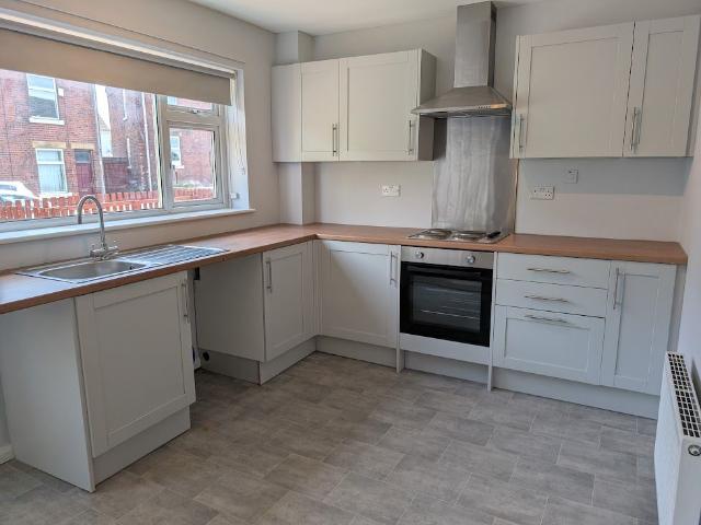 Denby Dale Road East, Wakefield WF4, 2 bed terraced house to rent, £875 pcm | PrimeLocation
