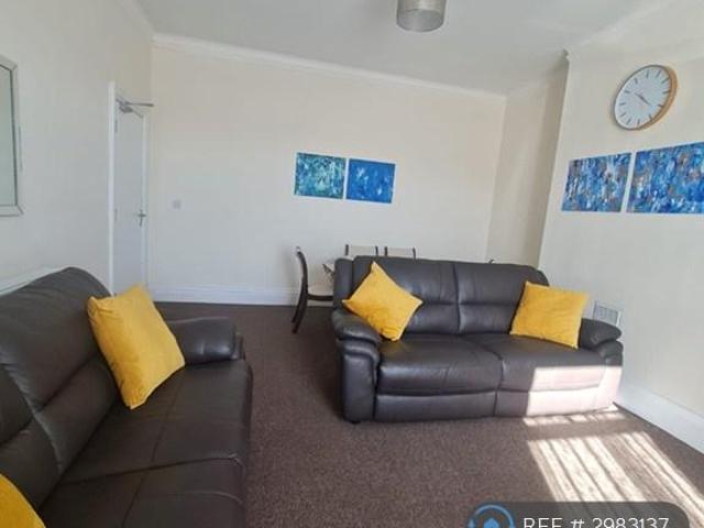 Denby Dale Road, Wakefield, WF2 1 bed in a house share to rent £575 pcm £133 pw