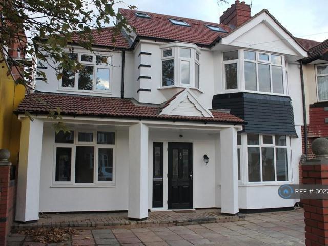 Dene Avenue, Hounslow, TW3 1 bed in a house share to rent £800 pcm £185 pw