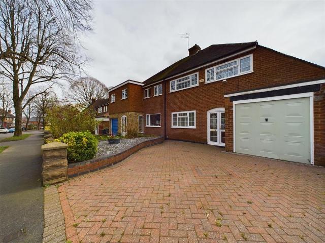 Dene Hollow, Yardley Wood, B13 0EG, United Kingdom | 3 bed duplex for rent #140658672 | Rentberry