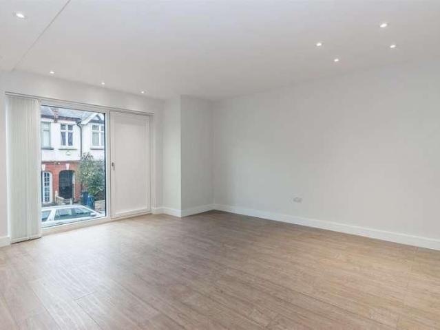 Denehurst Gardens, W3