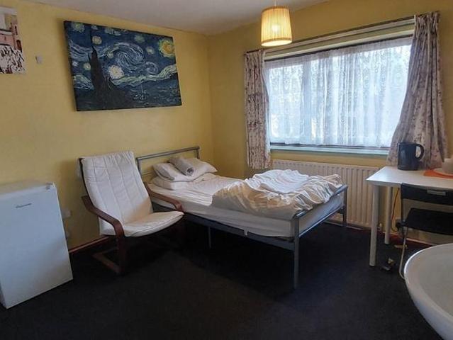 Dengayne, Basildon SS14 1 bed in a house share to rent £700 pcm £162 pw