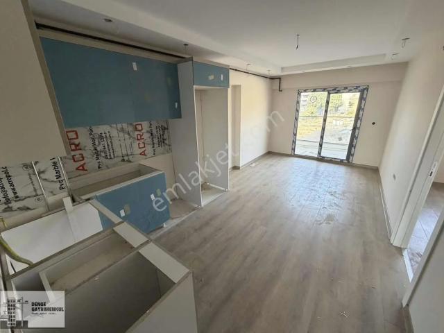 Denge'den M.kemal Mahde Site/asansör/havuz/sınırsız Kredi 2+1