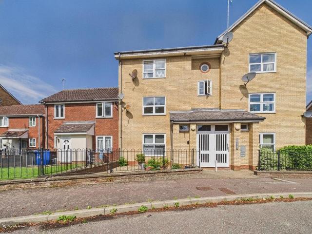 Denham Close, Bury St. Edmunds 2 bed flat to rent £1,050 pcm £242 pw