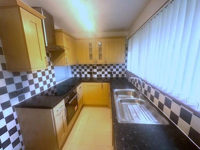 Denham Green UB9 2 bed flat to rent £1,700 pcm £392 pw