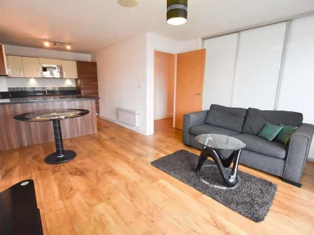 Denham House, 17 Park Lodge Avenue UB7, 2 bed flat to rent, £1,675 pcm | PrimeLocation