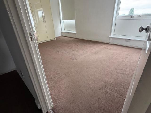 Denham Lodge, Uxbridge UB9, 2 bed flat to rent, £1,750 pcm | PrimeLocation