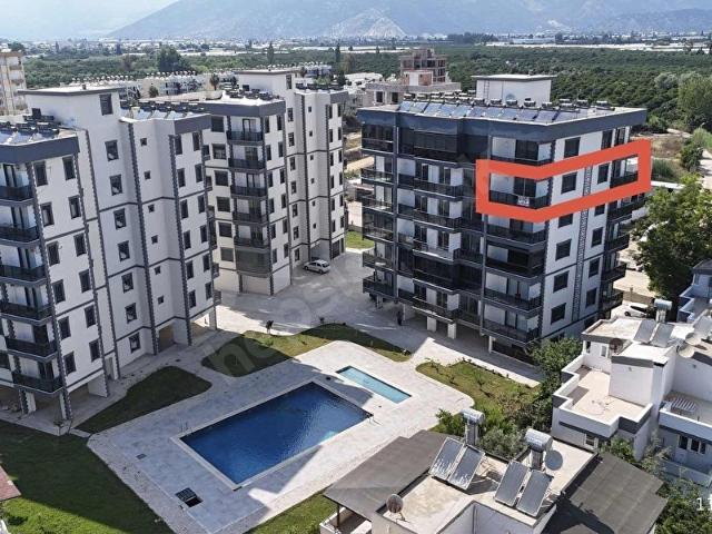 DENİZ MANZARALI VE HAVUZLU SİTE İÇİNDE FIRSAT GENiŞ 2+1 DAİRE