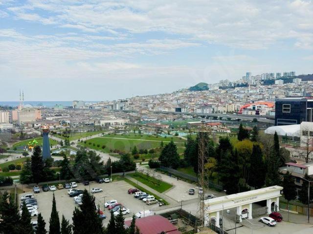 DENİZ VE ŞEHİR MANZARALI ARAKAT ŞEHRİN GÖBEĞİNDE SATILIK 1+1
