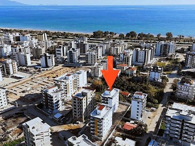 DENİZE ÇOK YAKIN VE OTURUMA HAZIR GENİŞ 1+1 SİTE İÇİ DAİRE