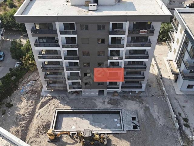 DENİZE SIFIR HAVUZLU SİTE İÇİNDE FIRSAT BİTİM AŞAMASINDA 1+1