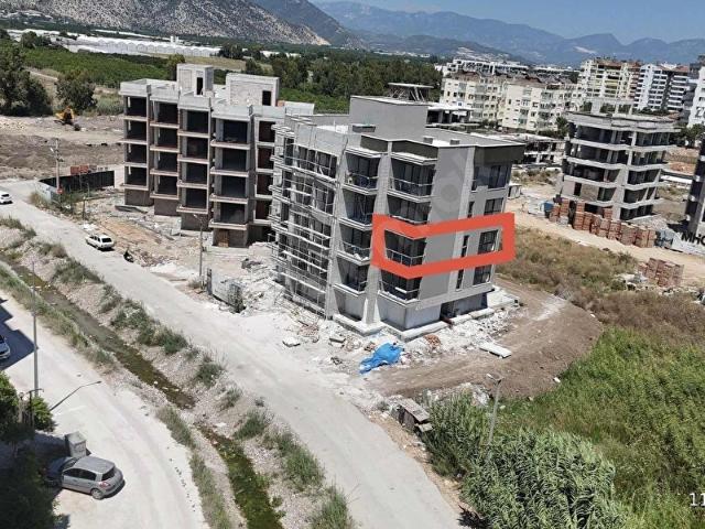 DENİZE 100 METRE VE HAVUZLU SİTE İÇİ ARA KAT SIFIR 2+1 DAİRE