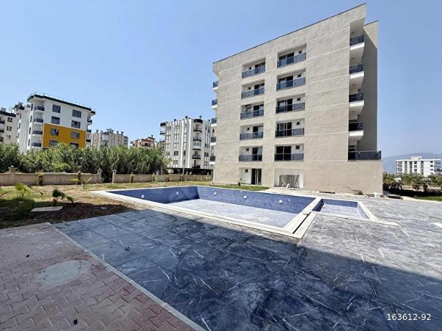 DENİZE 250 METRE HAVUZLU SİTE İÇERİSİNDE FIRSAT LÜKS 2 + 1