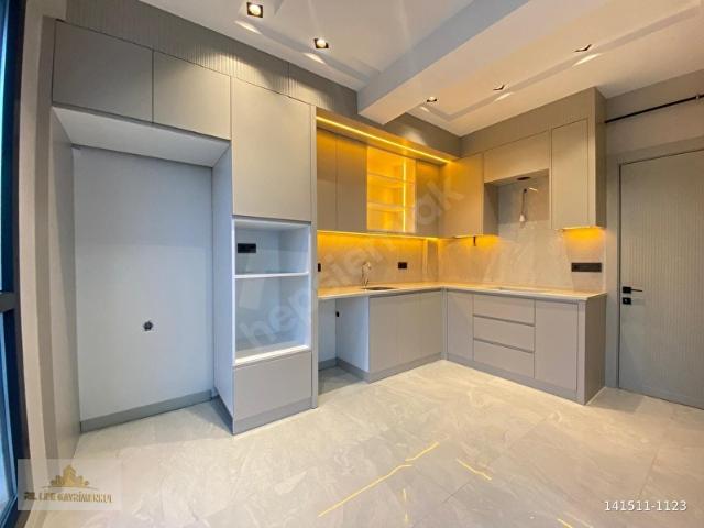 DENİZLİ ŞEMİKLER DE YAŞAM PAKINA VE VİLDAN KOLEJI ARASINDA CADDE ÜZERİ 2+1 120 M2 DAİRE