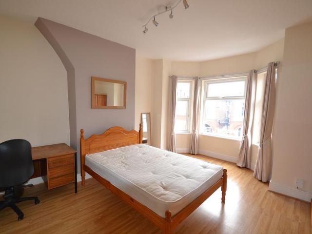 Denison Road, Manchester M14 5 bed house to rent £3,792 pcm £875 pw