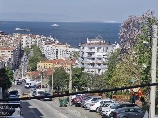 Deniz Ve Park Manzaralı 3+1 130m2 Bakımlı Ara Kat Köşe Daire